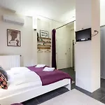 Paulay Deluxe Studio